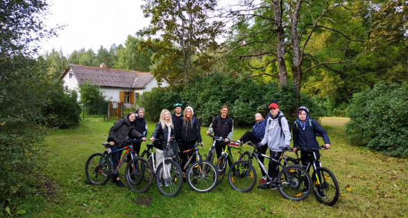 Kā 12.klases skolēni svinēja Dzejas dienas